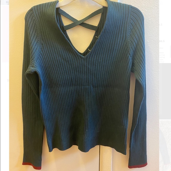 Emely V-neck Cross Back Sweater - Picture 3 of 3